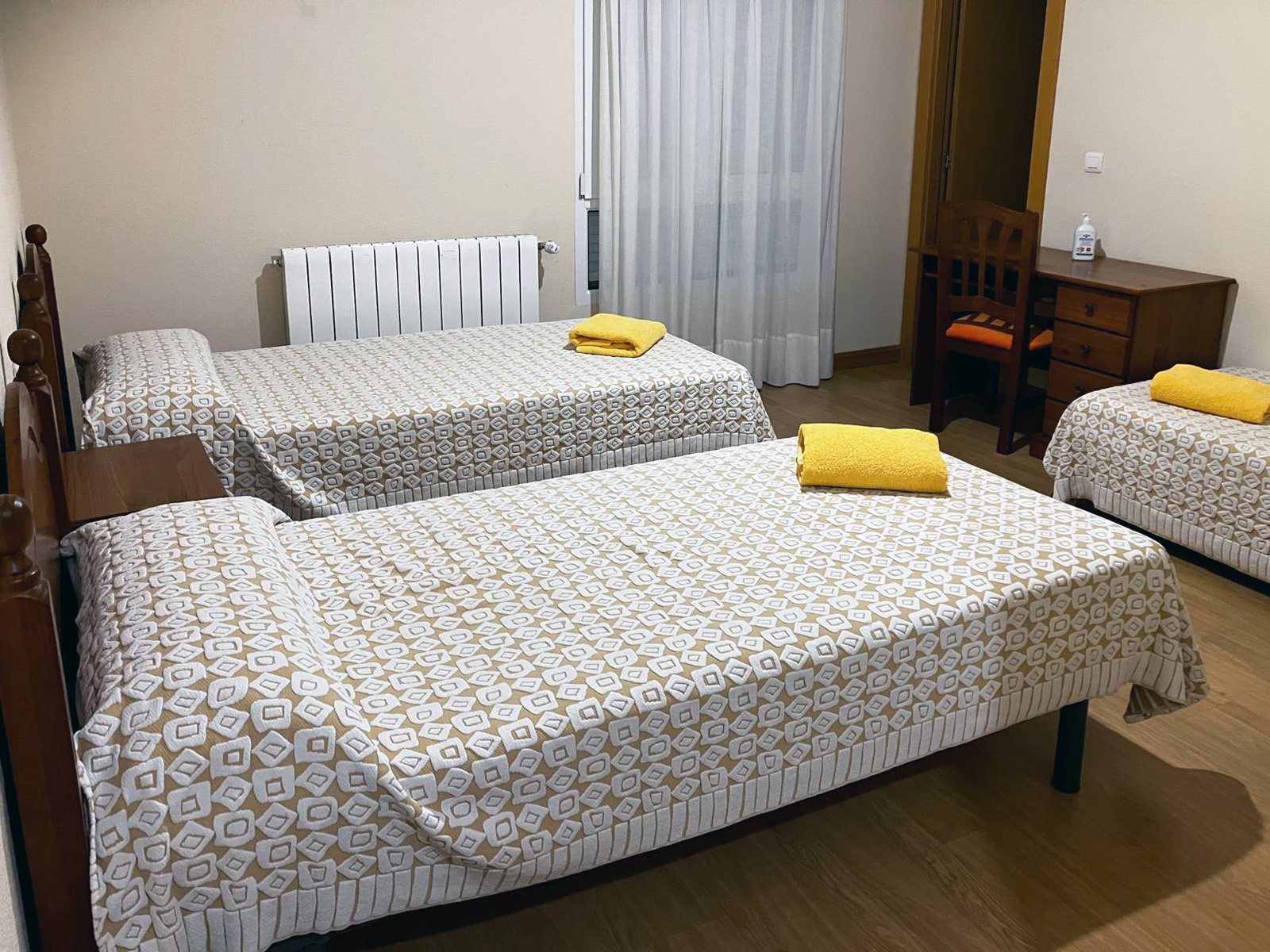 Habitación triple  baño privado